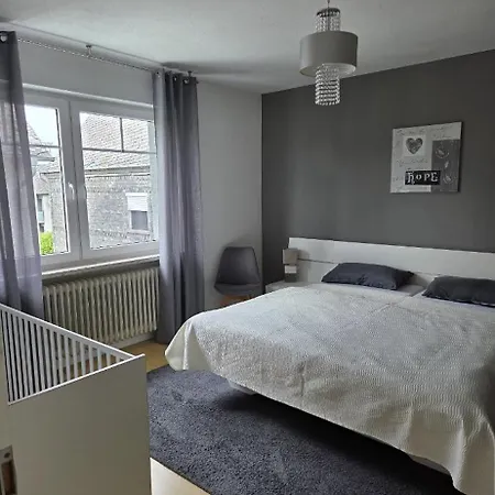 200 Quadratmeter Haus Nahe Airport Geierlay Weinberge Mosel Cochem * Peterswald-Loffelscheid